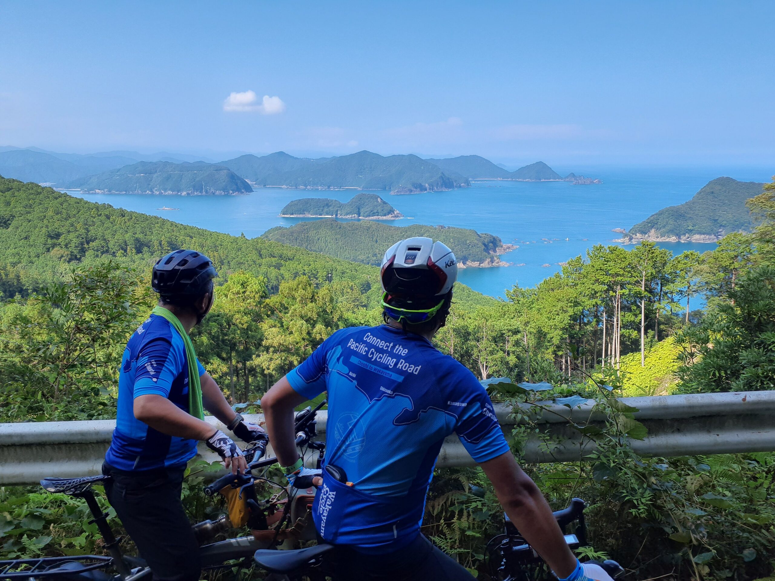 東紀州の海を望むサイクリング風景